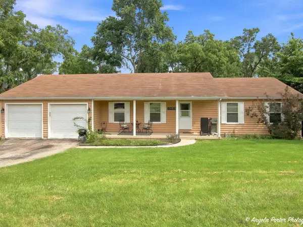 24878 W Highwoods Drive, Lake Villa, IL 60046