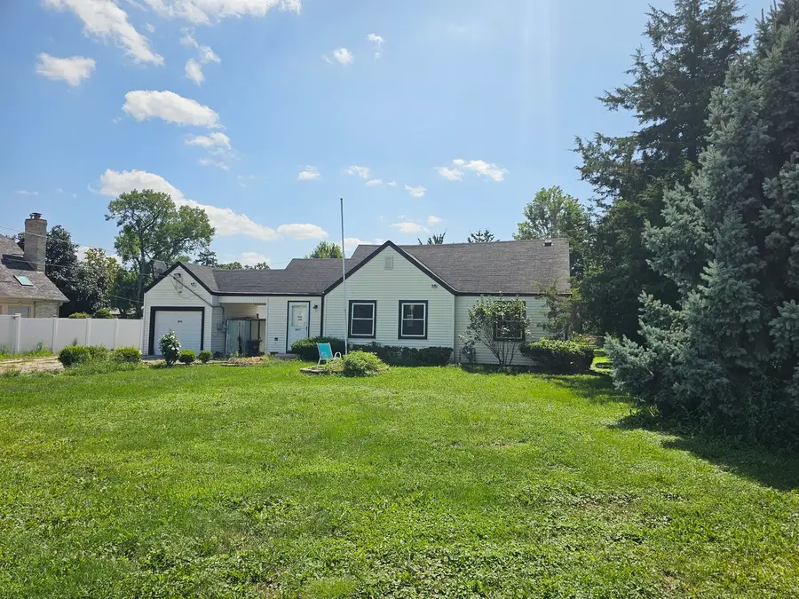 7911 W 92nd Street, Hickory Hills, IL 60457 - #3