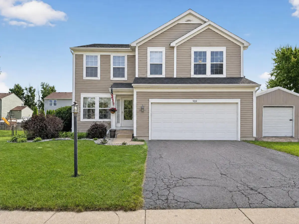 909 Walnut Drive, Kirkland, IL 60146 - #1