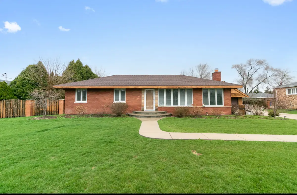 6554 W 92nd Street, Oak Lawn, IL 60453 - #1