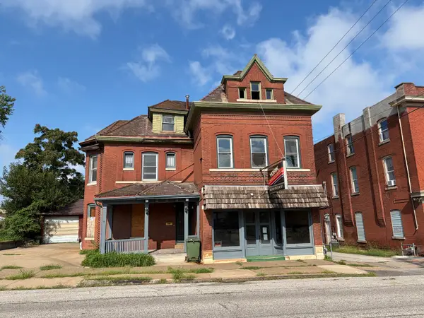 922 S 8th Street, Quincy, IL 62301