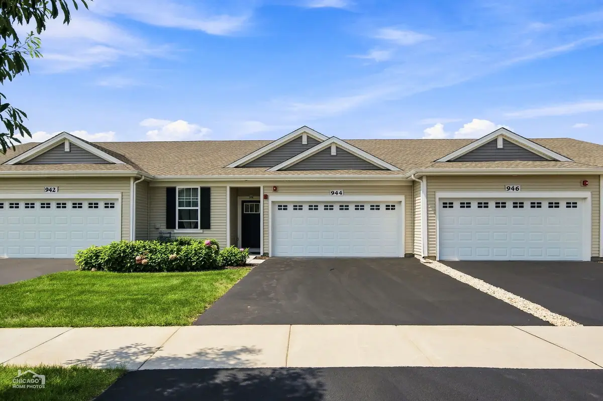944 Darwin Street, North Aurora, IL 60542 - #1