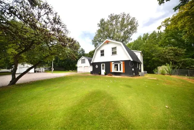 406 W Park Street, Benton, IL 62812 - #1