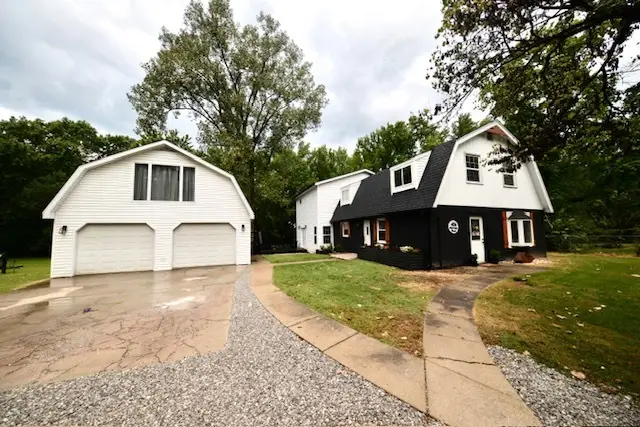 406 W Park Street, Benton, IL 62812 - #3
