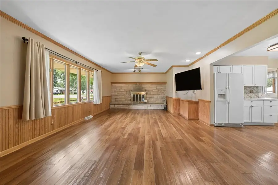 209 Alfred Drive, Sycamore, IL 60178 - #3