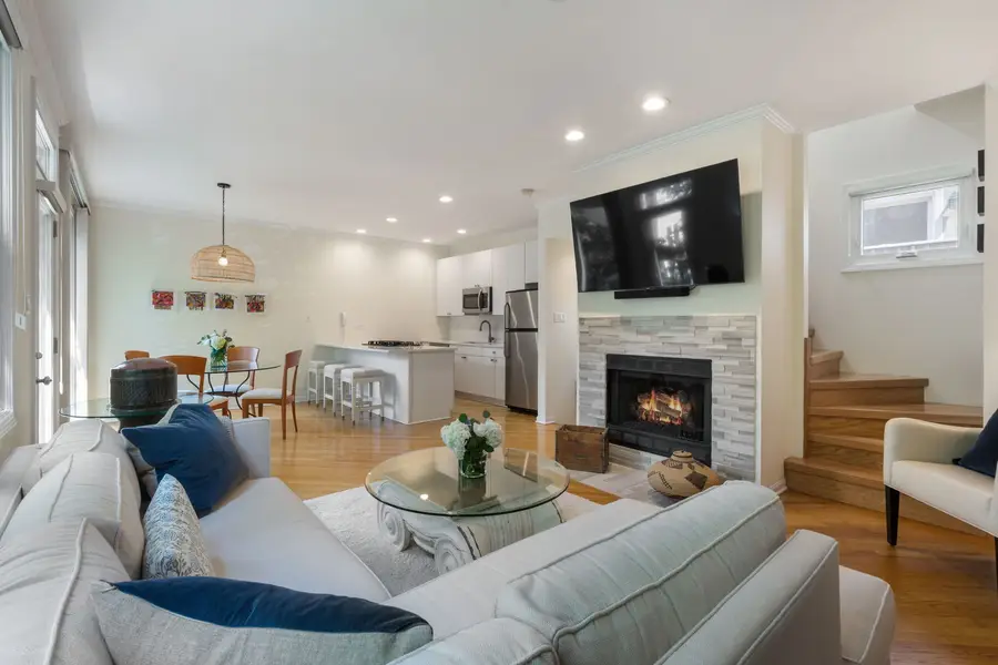 2825 N Wolcott Avenue #E, Chicago, IL 60657 - #3