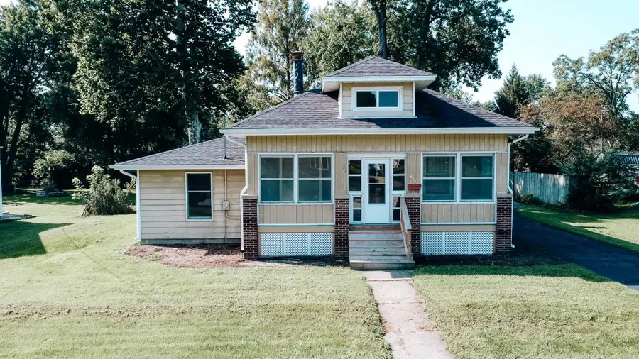 517 E Mulberry Street, Watseka, IL 60970 - #2
