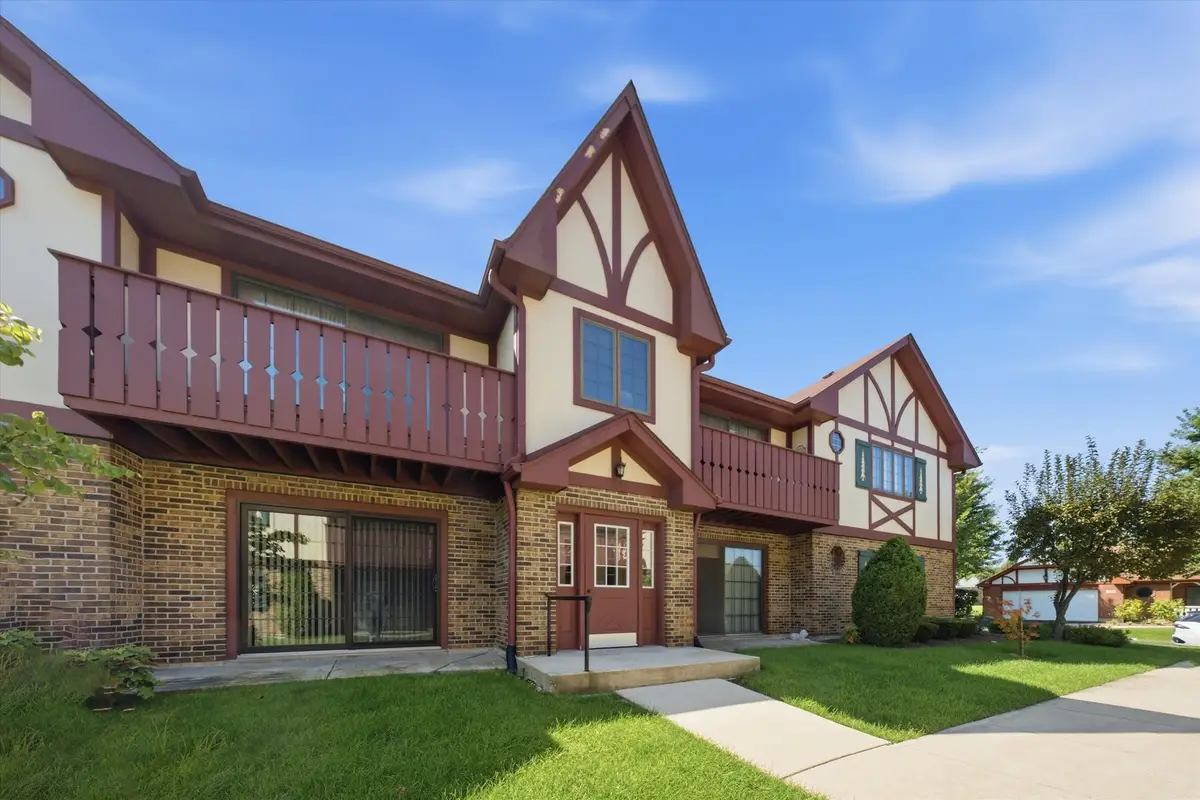 11553 Autobahn Drive E #201, Palos Park, IL 60464 - #1