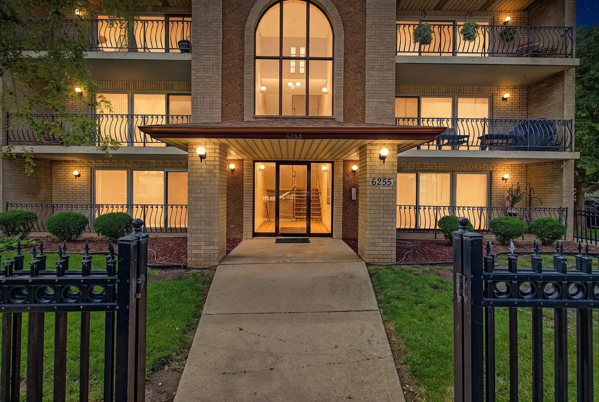 6255 W 63rd Street #1B, Chicago, IL 60638 - #1