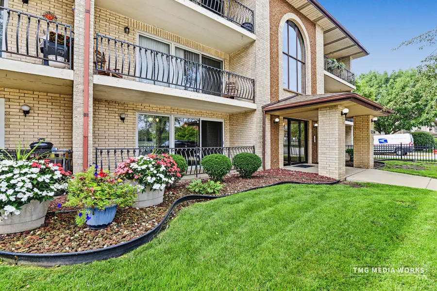 6255 W 63rd Street #1B, Chicago, IL 60638 - #3