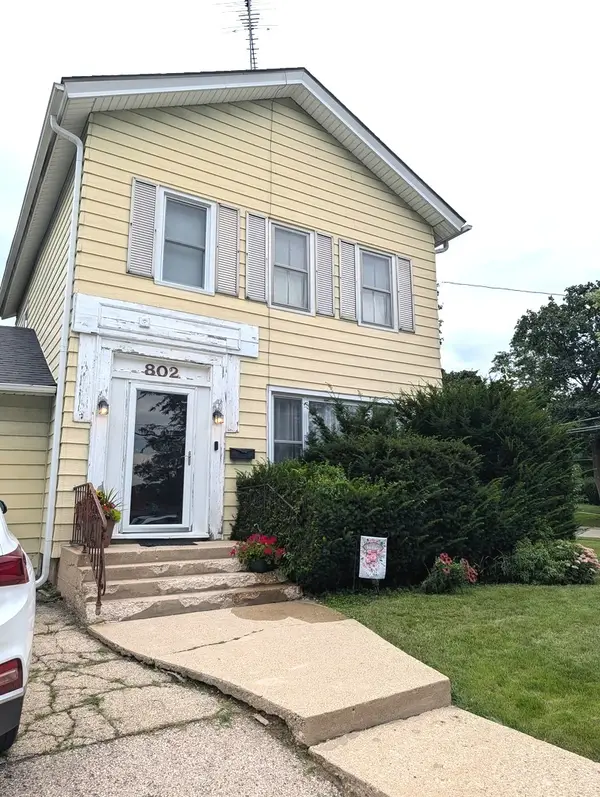 802 Erie Street, Elgin, IL 60123