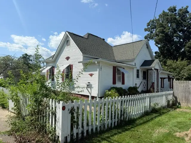 806 E Mckinley Street, Marion, IL 62959 - #1