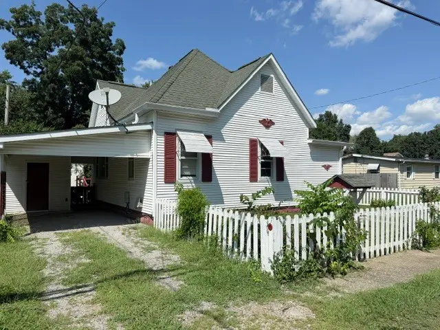 806 E Mckinley Street, Marion, IL 62959 - #3