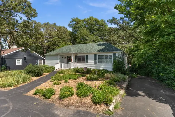 319 S Lincolnway Street, North Aurora, IL 60542