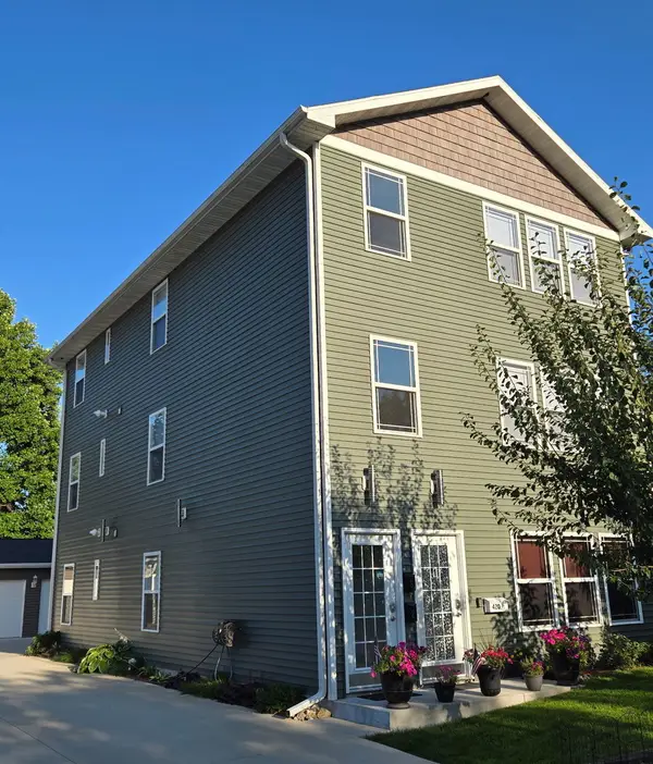 420 24th Avenue, Naplate, IL 61350