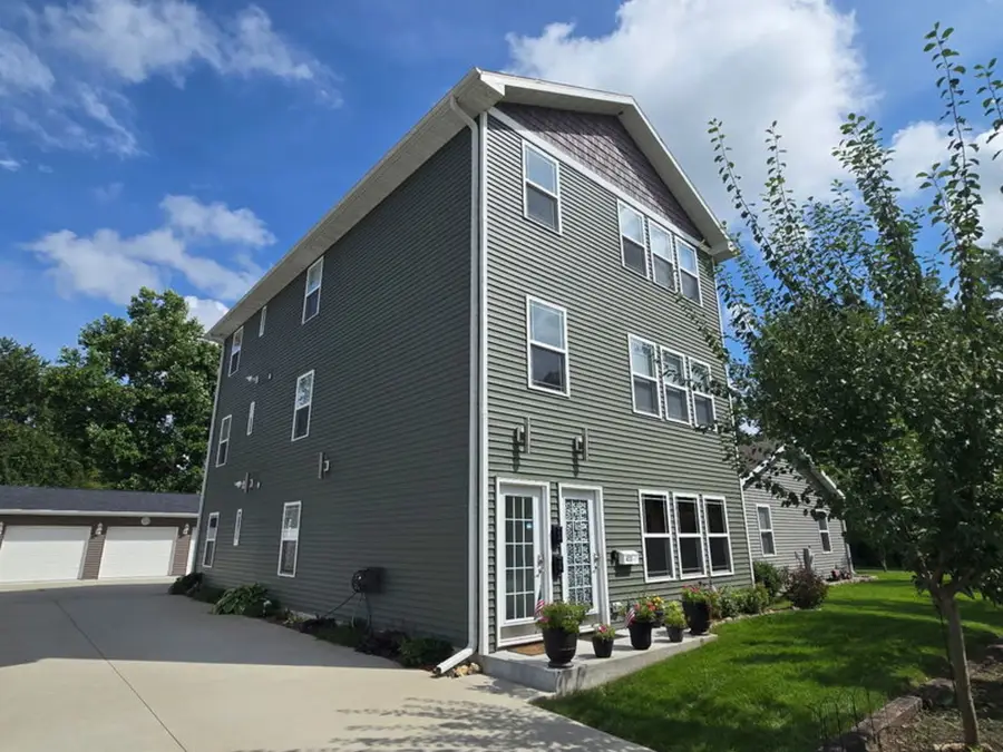 420 24th Avenue, Naplate, IL 61350 - #2