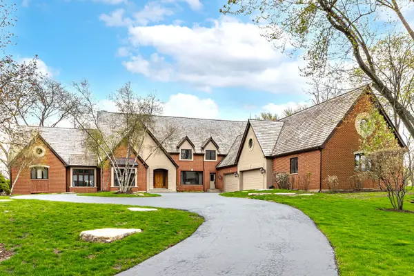 13 Kensington Drive, North Barrington, IL 60010