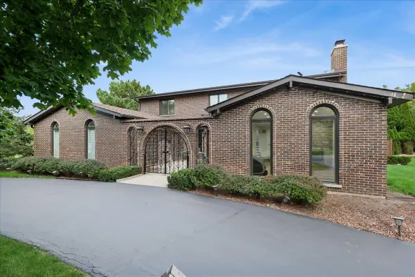 505 Rue Royale, Deer Park, IL 60010