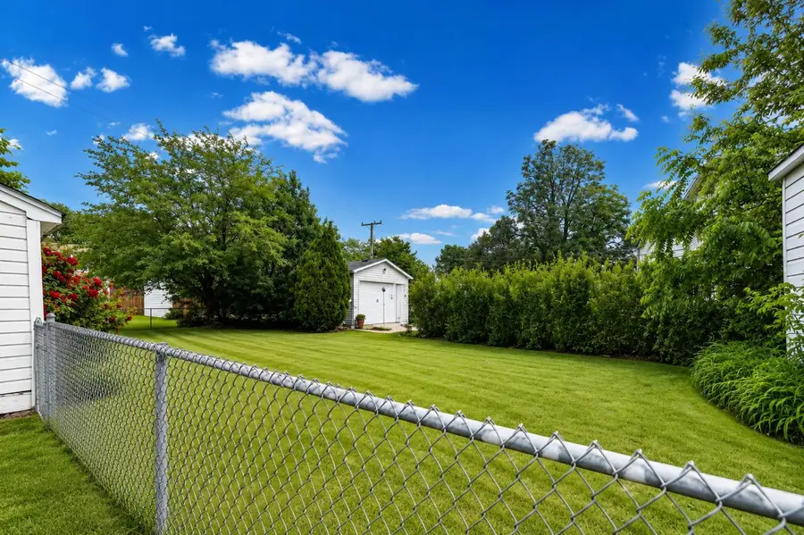 5141 N Octavia Avenue, Harwood Heights, IL 60706 - #3