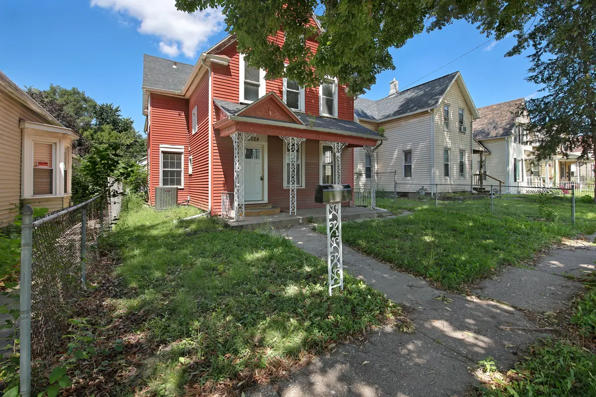 2024 Dixwell Street, Davenport, IA 52802 - #1