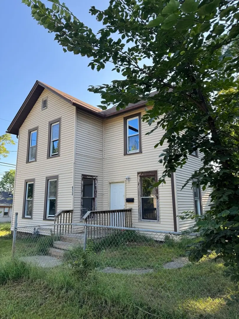 913 Vine Street, Davenport, IA 52804 - #2
