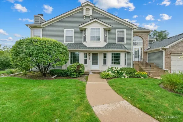 349 Kresswood Drive #349, West Chicago, IL 60185