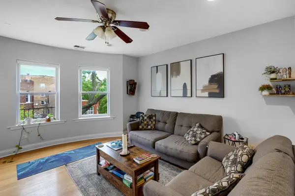7401 N Hoyne Avenue #3, Chicago, IL 60645