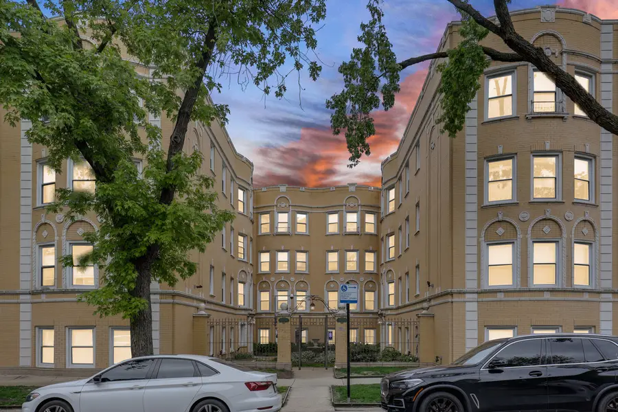7401 N Hoyne Avenue #3, Chicago, IL 60645 - #2