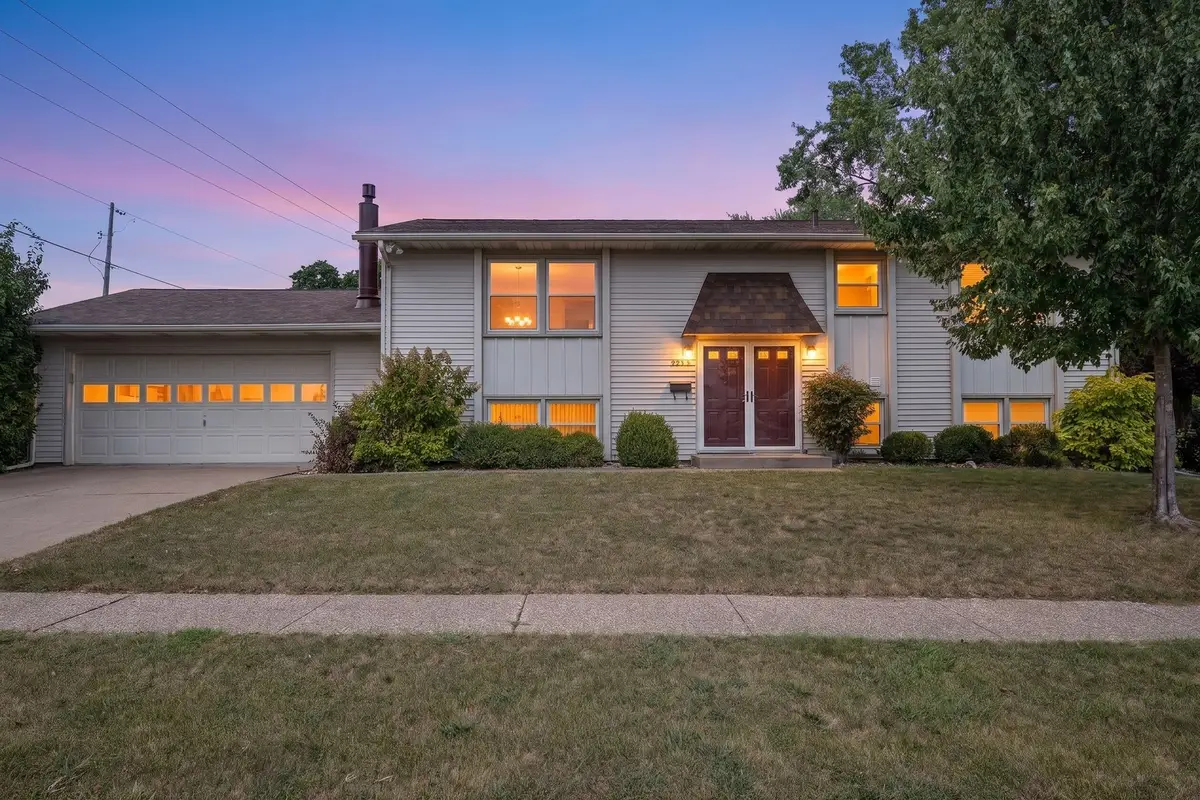 3333 35th Avenue, Moline, IL 61265 - #1