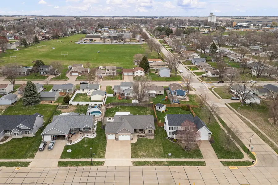 510 Pinehurst Drive, Eldridge, IA 52748 - #3