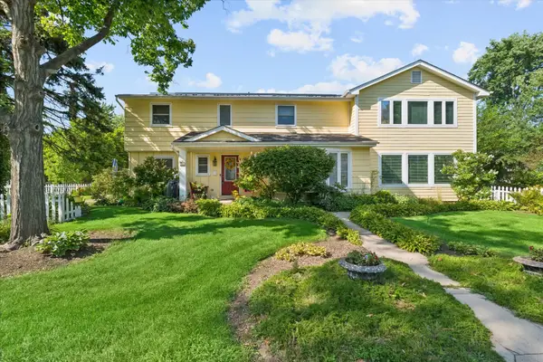 83 N Park Boulevard, Glen Ellyn, IL 60137