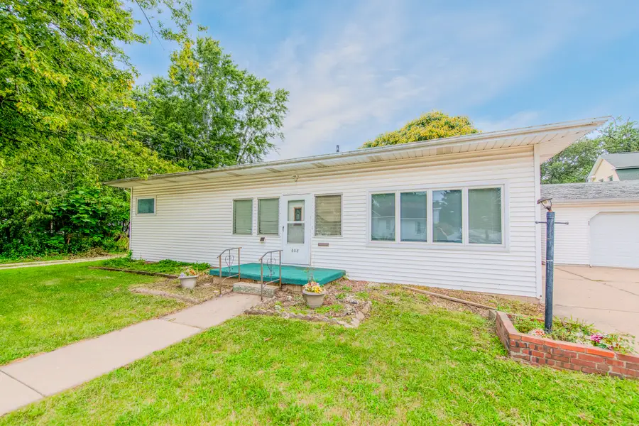 608 E Grant Street, Streator, IL 61364 - #2