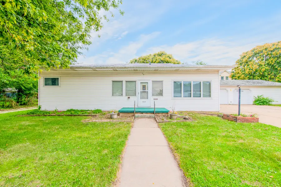 608 E Grant Street, Streator, IL 61364 - #3