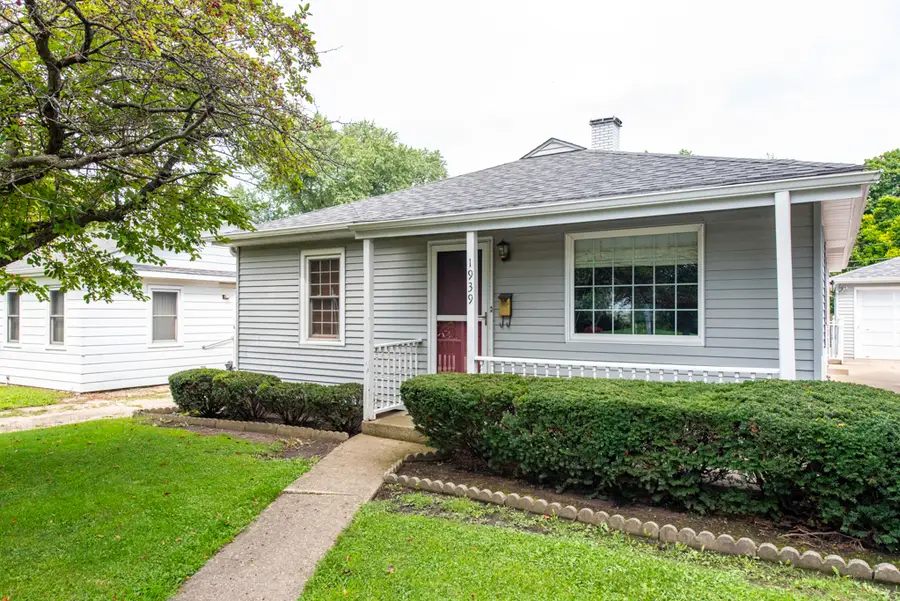 1939 Chestnut Street, Waukegan, IL 60087 - #2