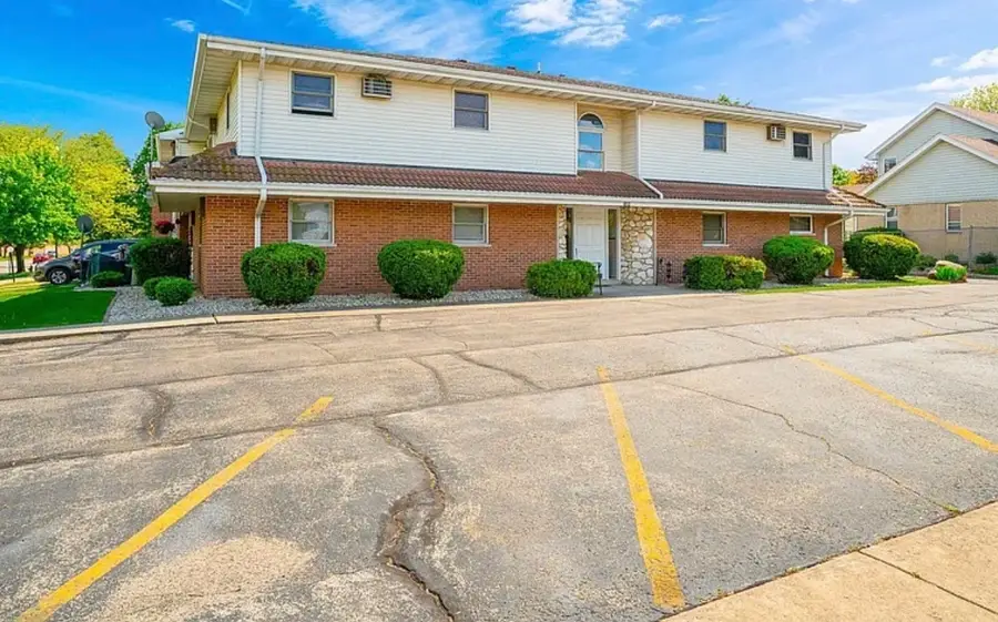 2500 Sycamore Drive #106, Morris, IL 60450 - #3