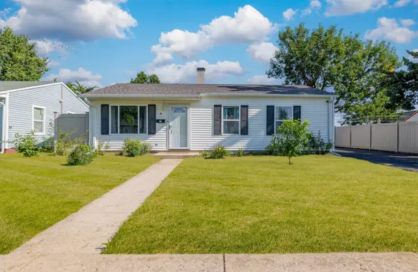 4 Arlington Drive, Romeoville, IL 60446