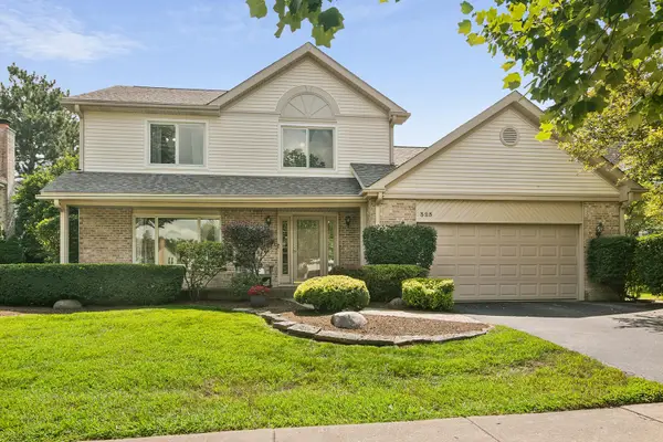 323 Camden Place, Vernon Hills, IL 60061