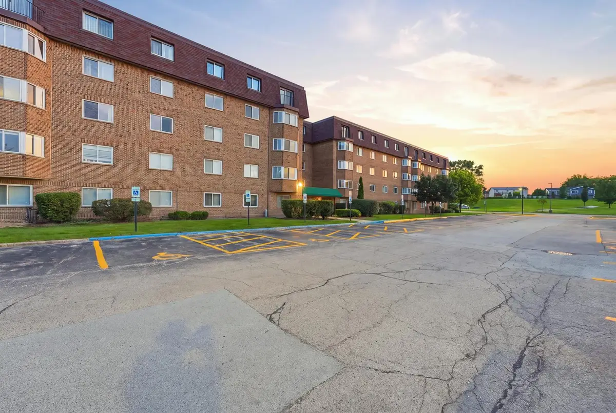 300 S Roselle Road #522, Schaumburg, IL 60193 - #1