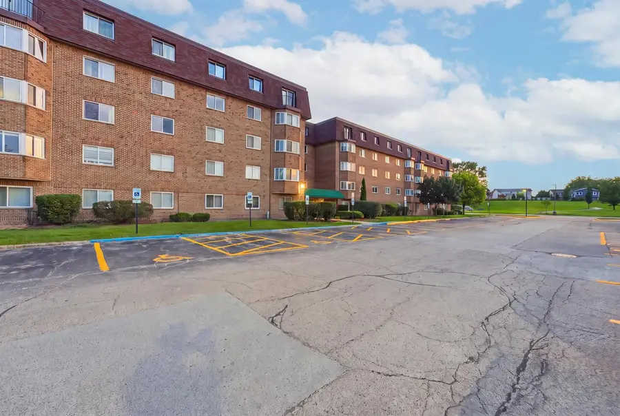 300 S Roselle Road #522, Schaumburg, IL 60193 - #2