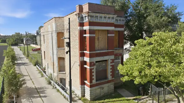 3311 W Monroe Street, Chicago, IL 60624