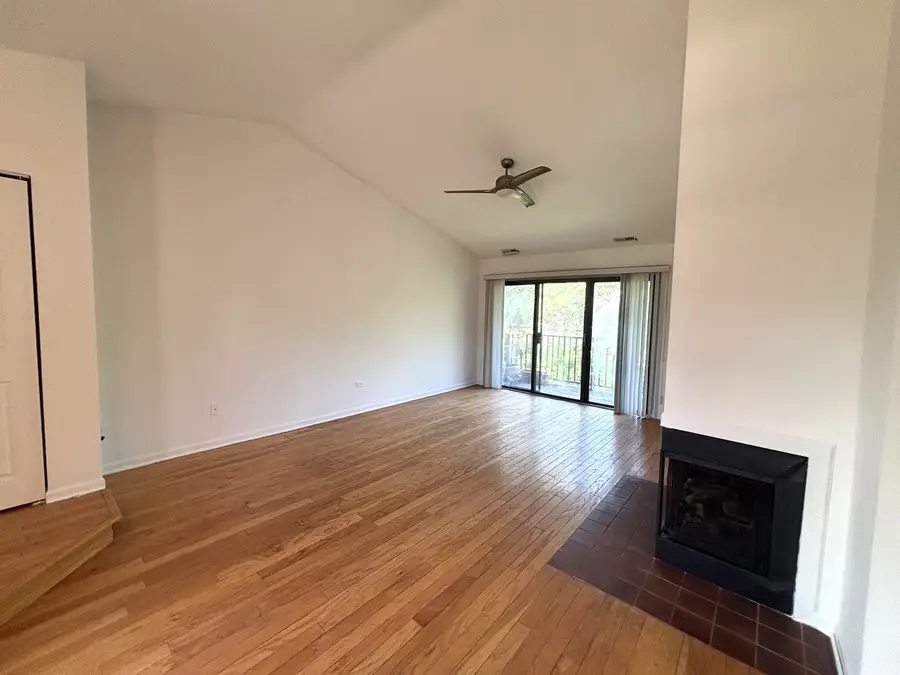 382 Sandhurst Circle #7, Glen Ellyn, IL 60137 - #3