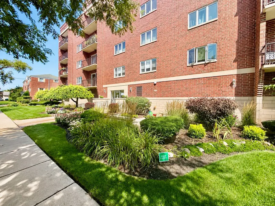 1330 Perry Street #202, Des Plaines, IL 60016 - #2