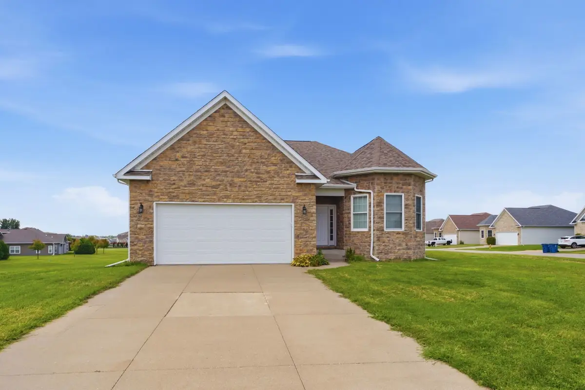 63 Cobblestone Lane, Le Claire, IA 52753 - #1