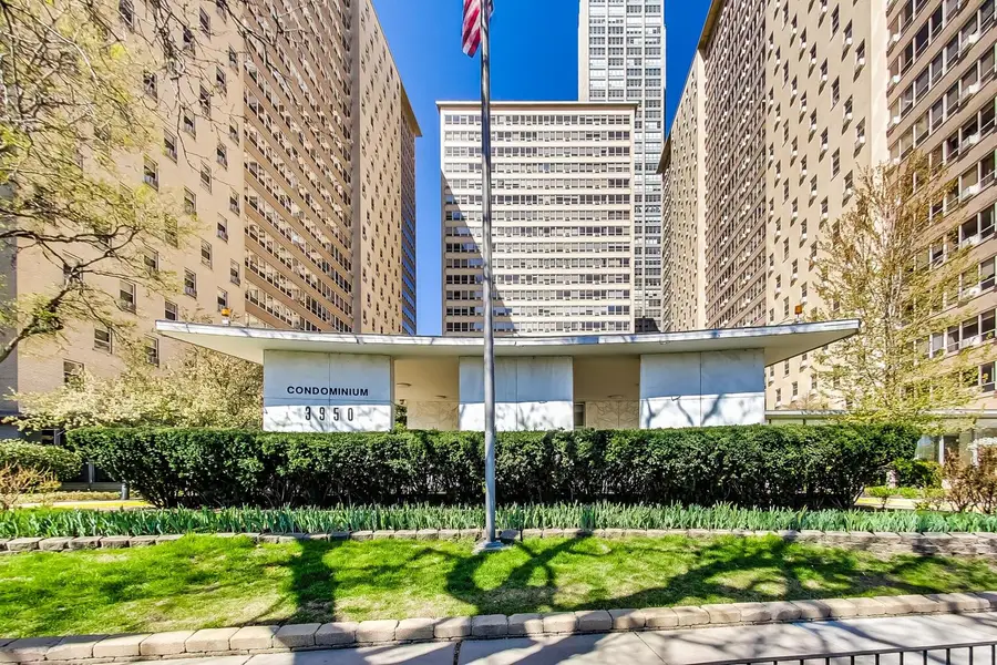 3950 N Lake Shore Drive #2202, Chicago, IL 60613 - #2