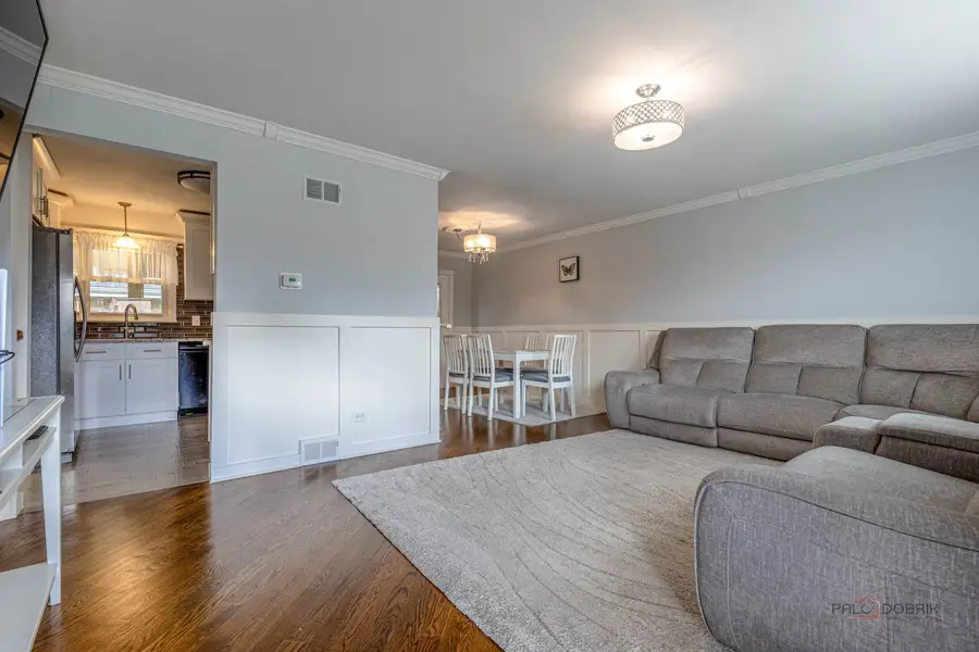 8001 S Thomas Avenue, Bridgeview, IL 60455 - #3