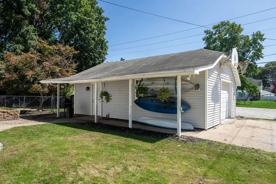 904 E Water Street, Pontiac, IL 61764 - #3