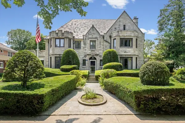 755 Michigan Avenue, Wilmette, IL 60091
