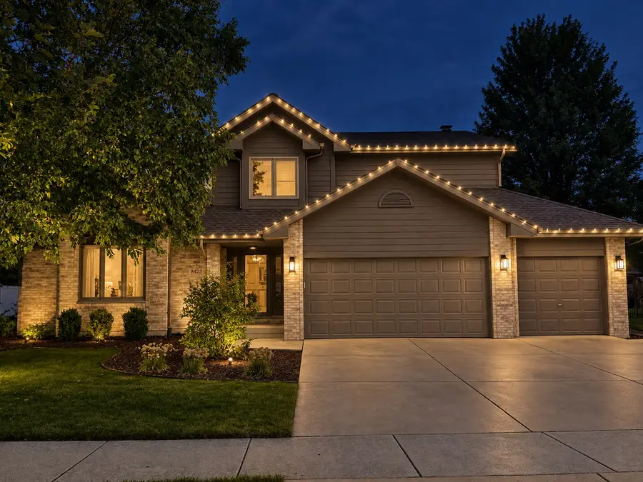 8424 Hollybrook Lane, Tinley Park, IL 60487 - #3
