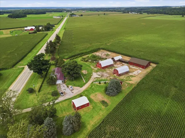 9896 Lincoln Road, Morrison, IL 61270