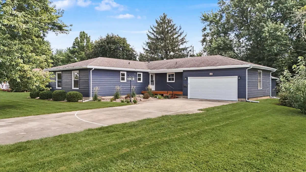 235 W 19th Street, Gibson City, IL 60936 - #1